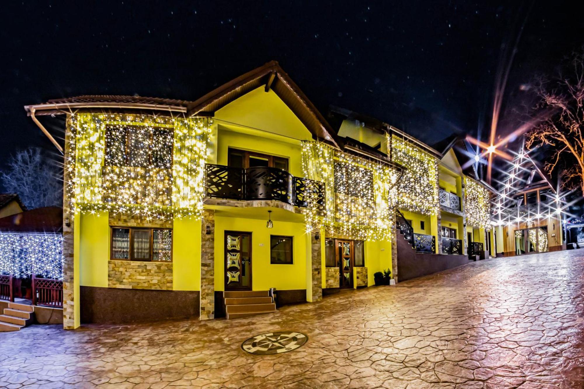 Pensiunea Mihaela-Transalpina Novaci-Străini Zewnętrze zdjęcie